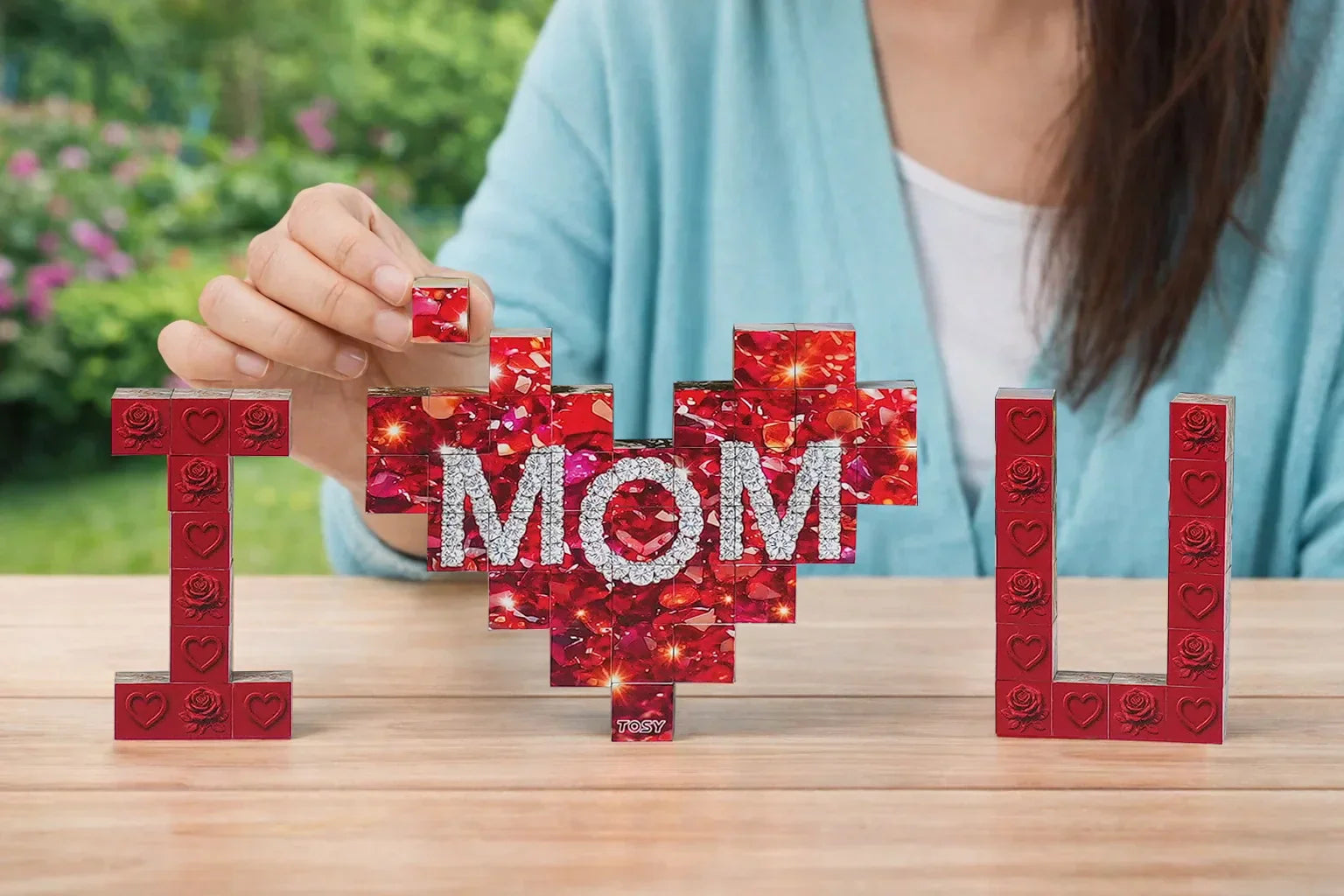 Flowers or Gifts for Mother’s Day: Which Is the Right Choice for Mom?