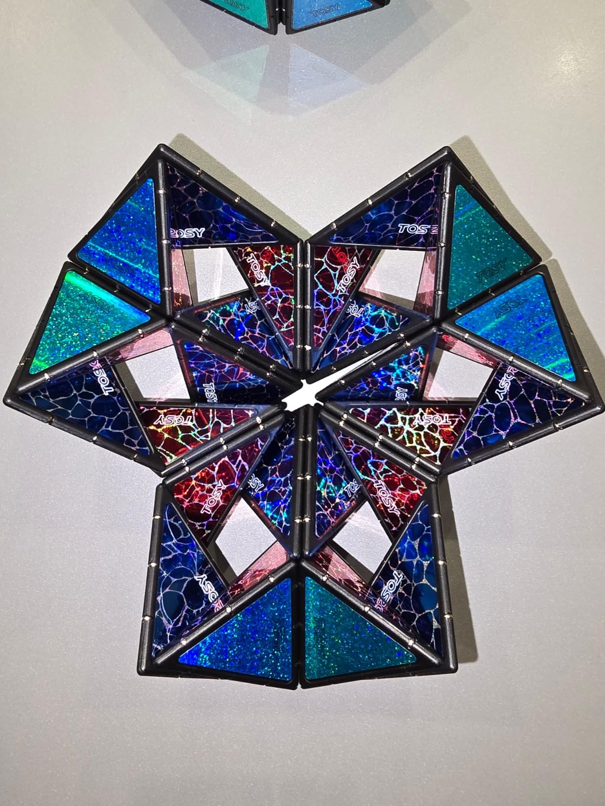 TOSY® Magnet Pyramid – Transforming Magnetic Building Toy